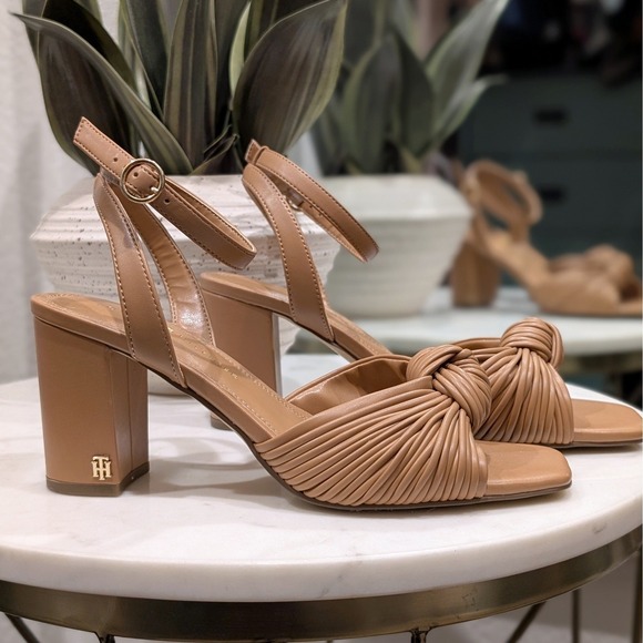 Tommy Hilfiger Shoes - Tommy Hilfiger Sarifina Knotted Block Heel Sandals Size 8M‎ in Tan